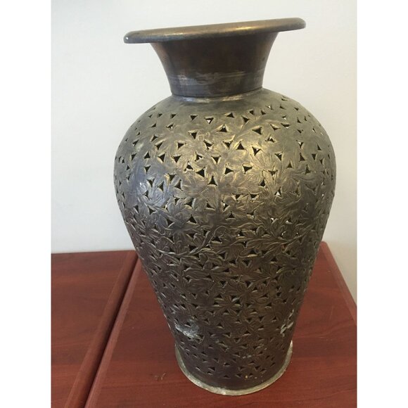 Vintage Pewter Tall Vase Ornate Leave Pattern Made In India Store Canes, Flowers - Picture 6 of 8